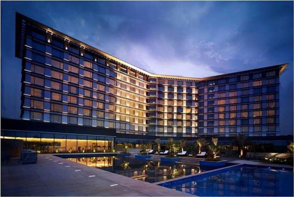 Taj Yeshwantpur Bengaluru Hotel Exterior photo